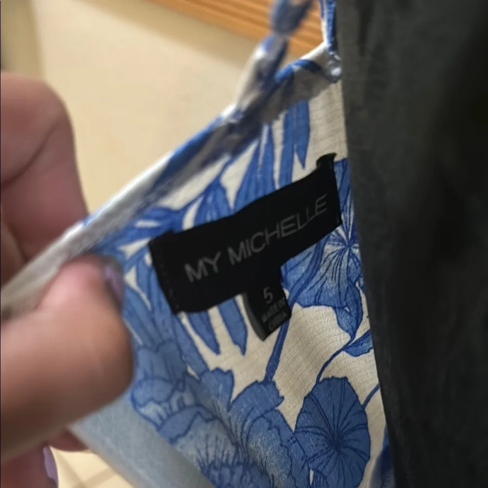 My Michelle Floral Blue and White Criss Cross Strap Wide Leg Jumpsuit Size 5! - Picture 13 of 16